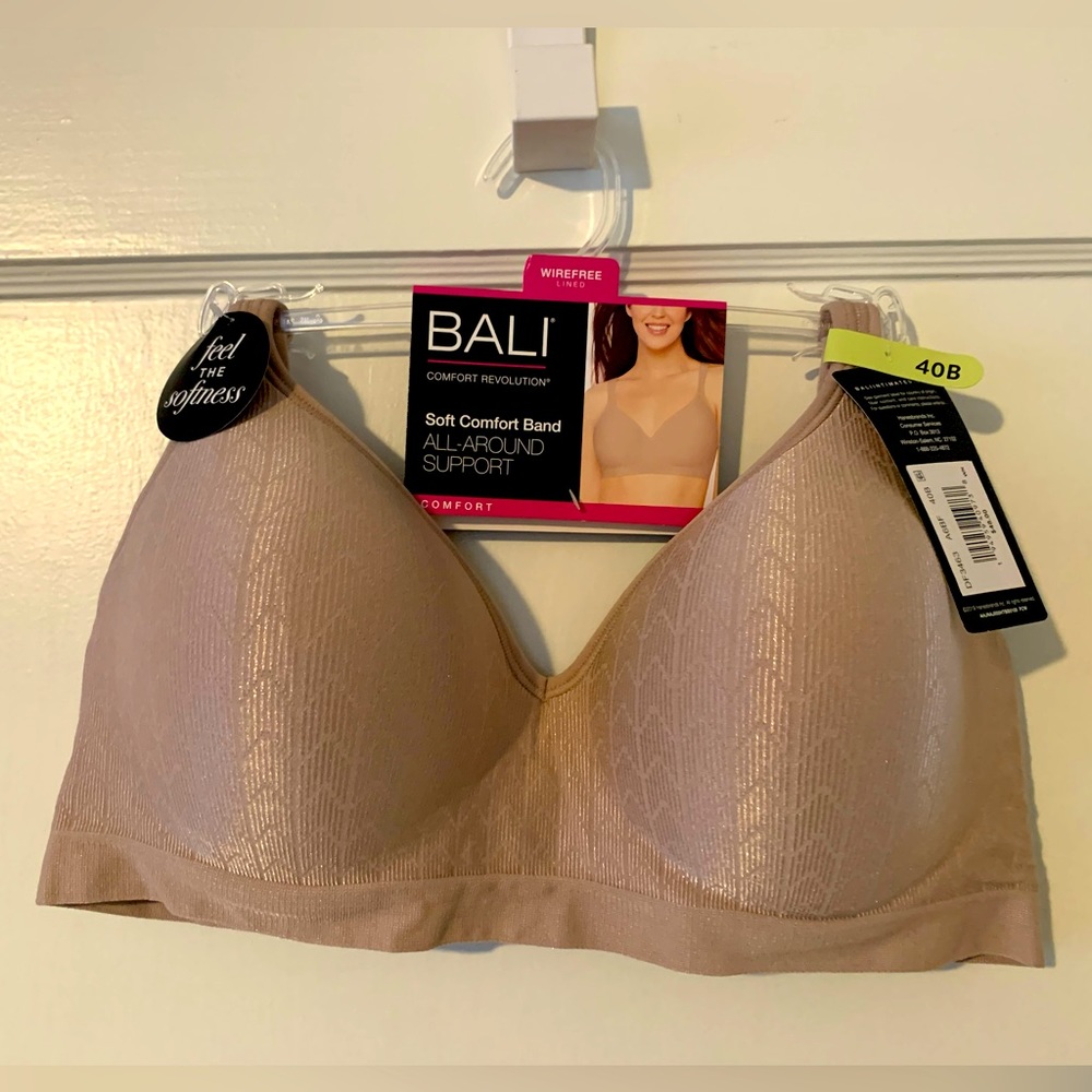 Bali Comfort Revolution Wirefree Bra. 40B. Soft Taupe.